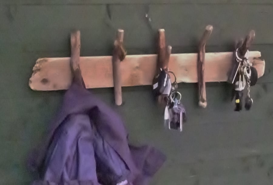 Cornish driftwood rustic coat, key, dog lead clothes rack with five hooks.