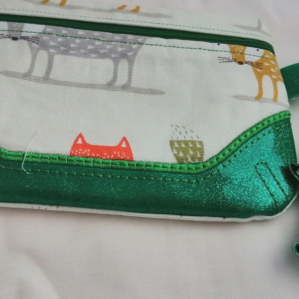 GREEN GLITTER VINYL AND FOXY BAG WITH FREE FOX KEYRING.