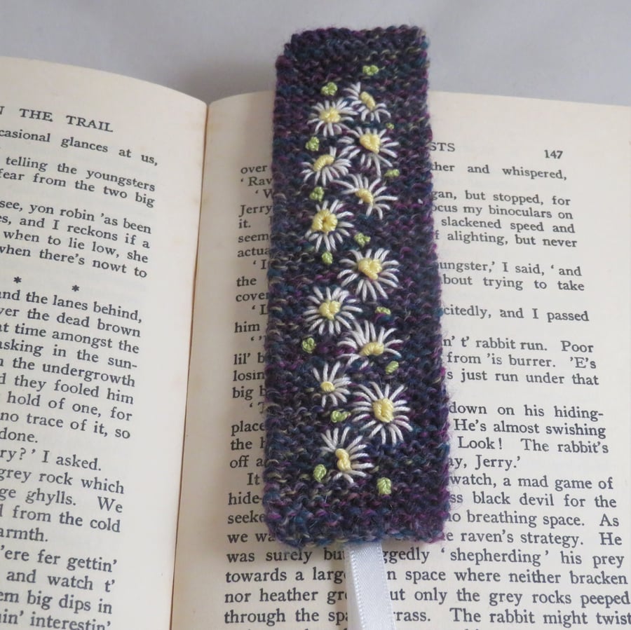 Embroidered Daisies on Knitted Bookmark