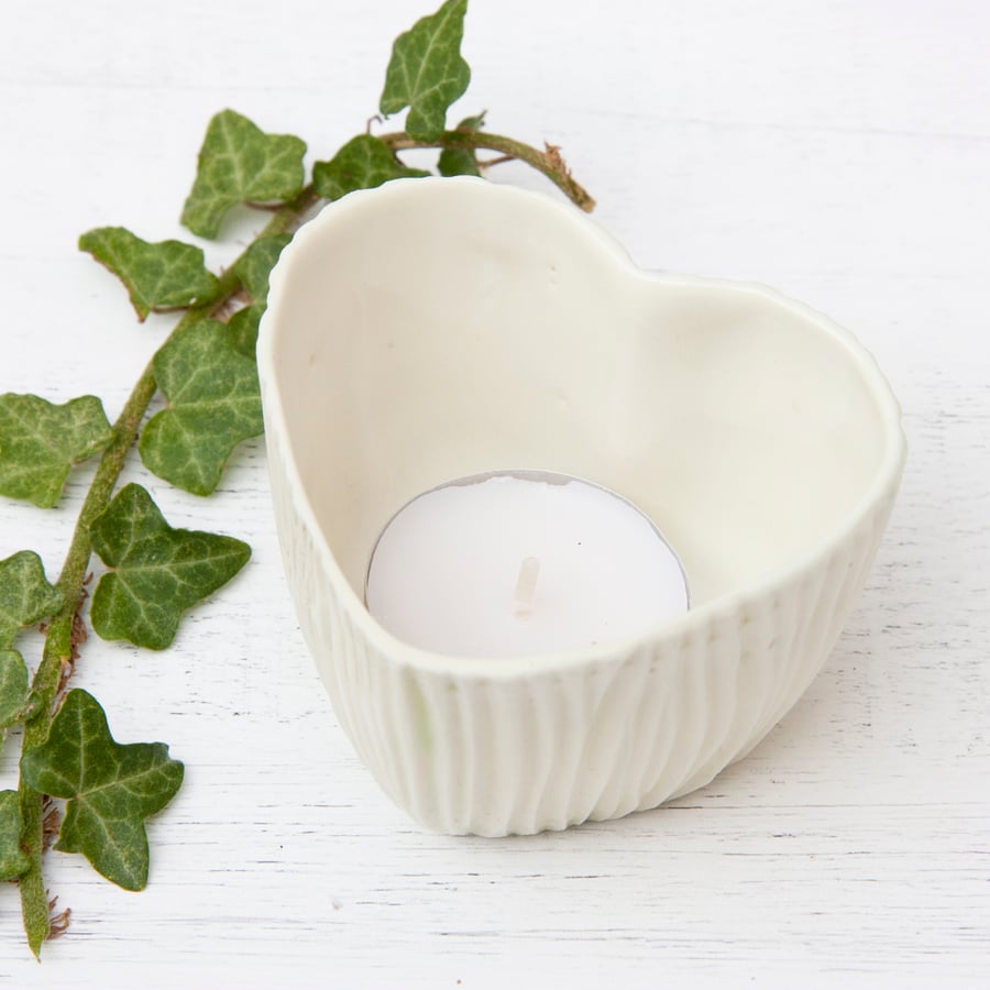 Candle holder - white heart