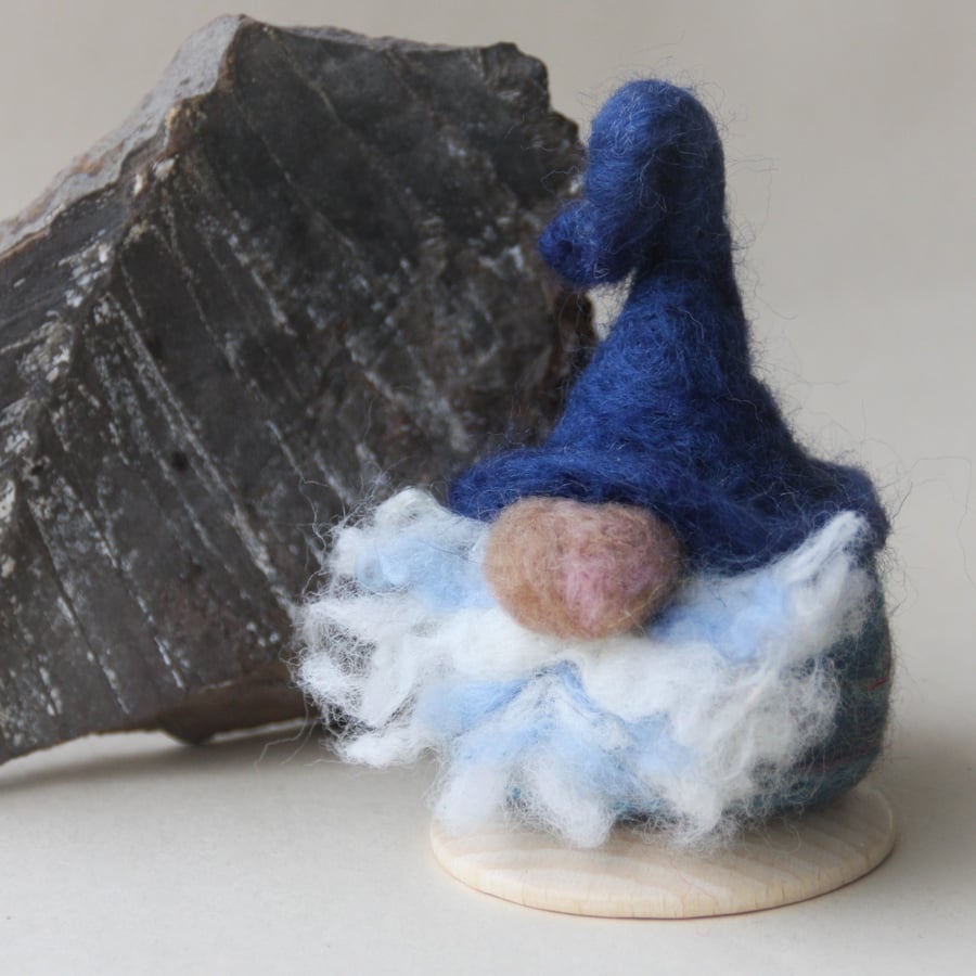 Wayne the little gnomti tomti (curly hatted tomte gnome)