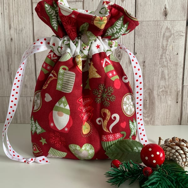 Reusuable gift bag, Drawstring Bag, Gift Bag, Fabric Gift Bag, Gift Wrap