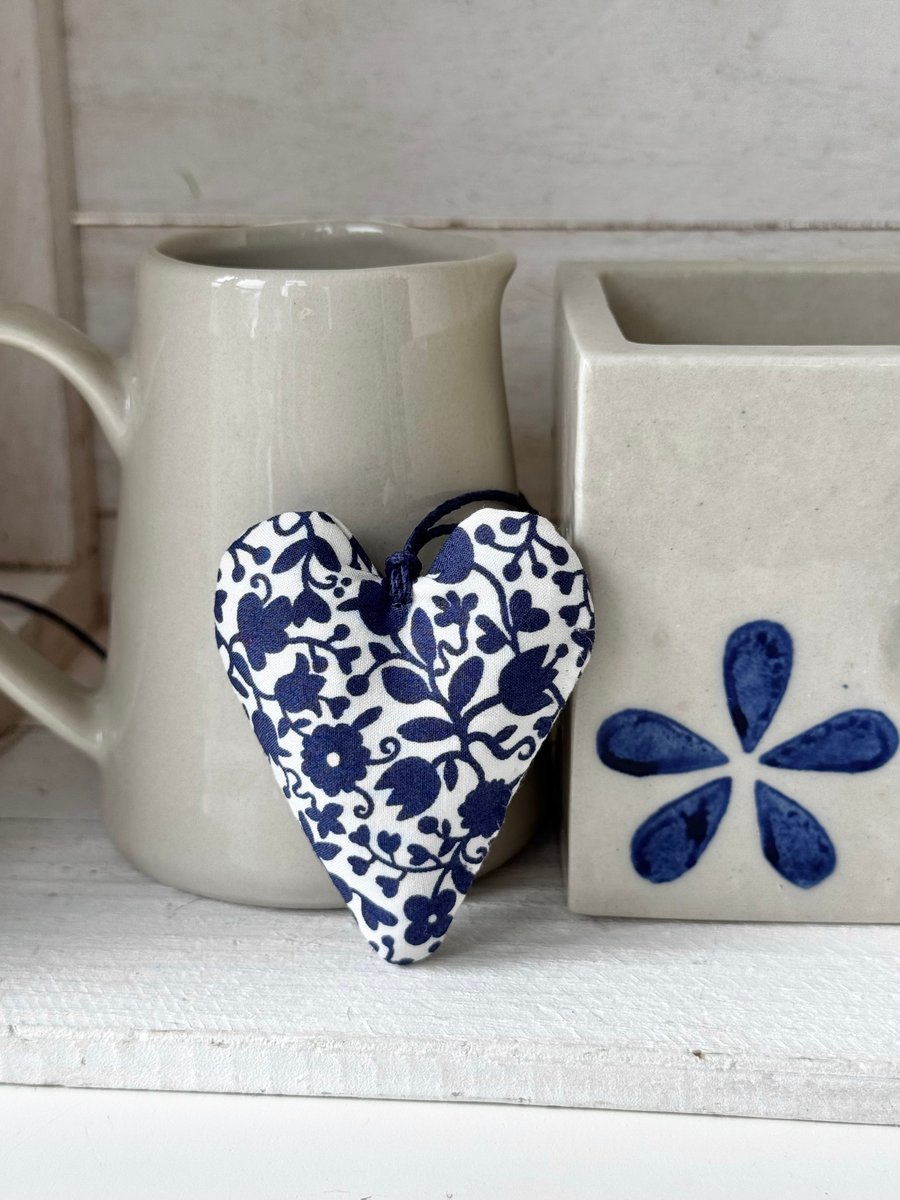 LIBERTY PRINT FLORAL MINI HEART - cobalt blue and white