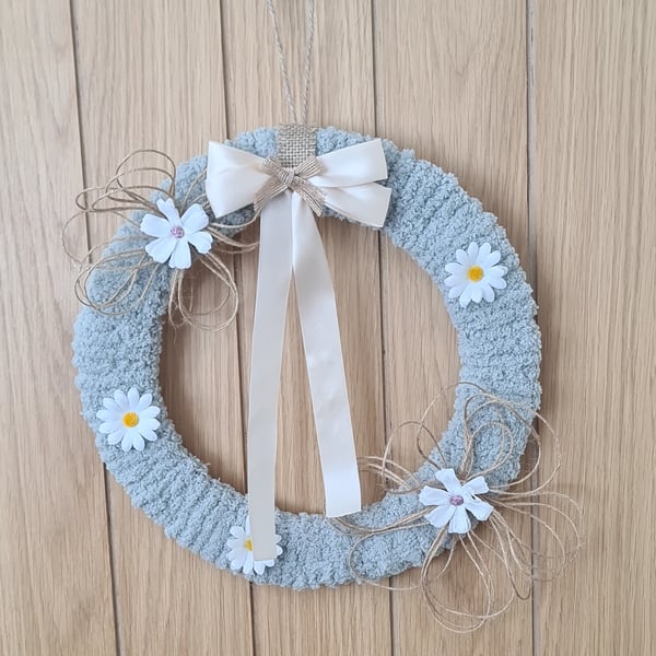 Chunky Sage Green Yarn Wrapped Wreath with Daisies & Satin Bow