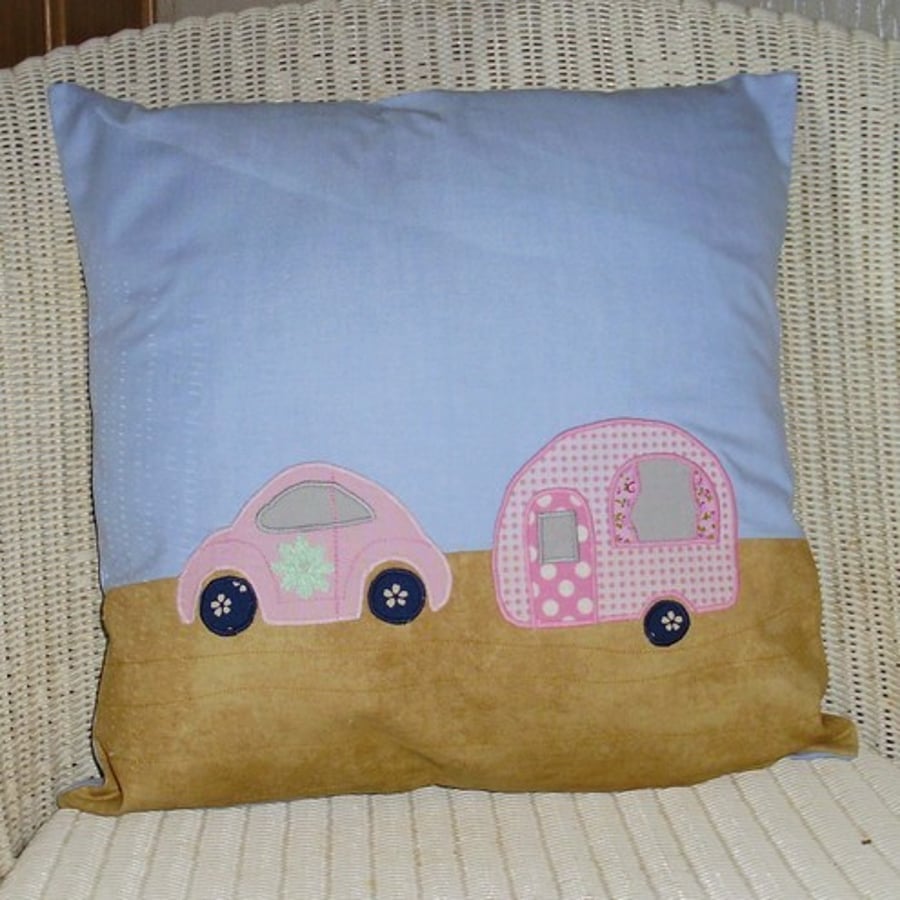 Pink car and caravan on the beach cushion (applique)