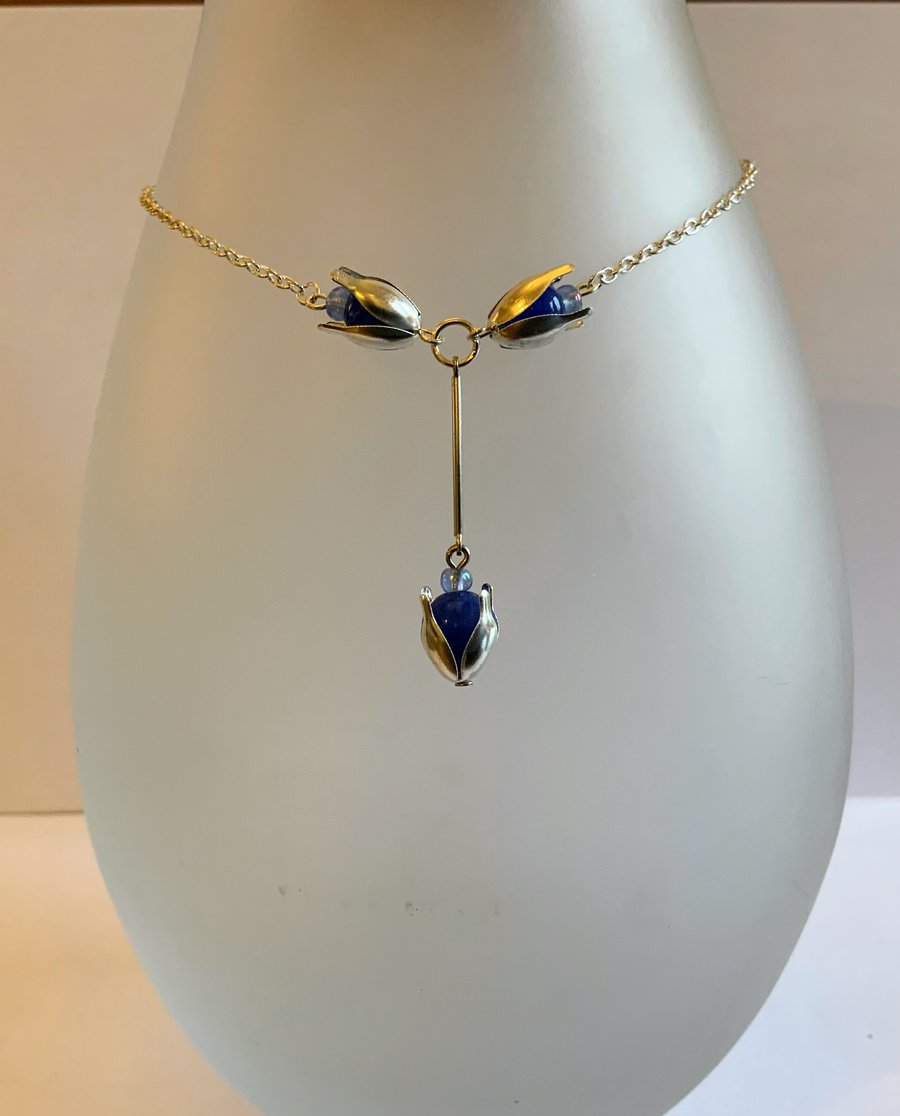 Flower Cap Bead Chain Necklace.