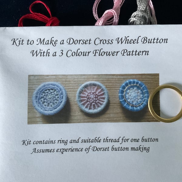 Dorset Button Flower Pattern Kit, Light Grey, Pink and Red, F2