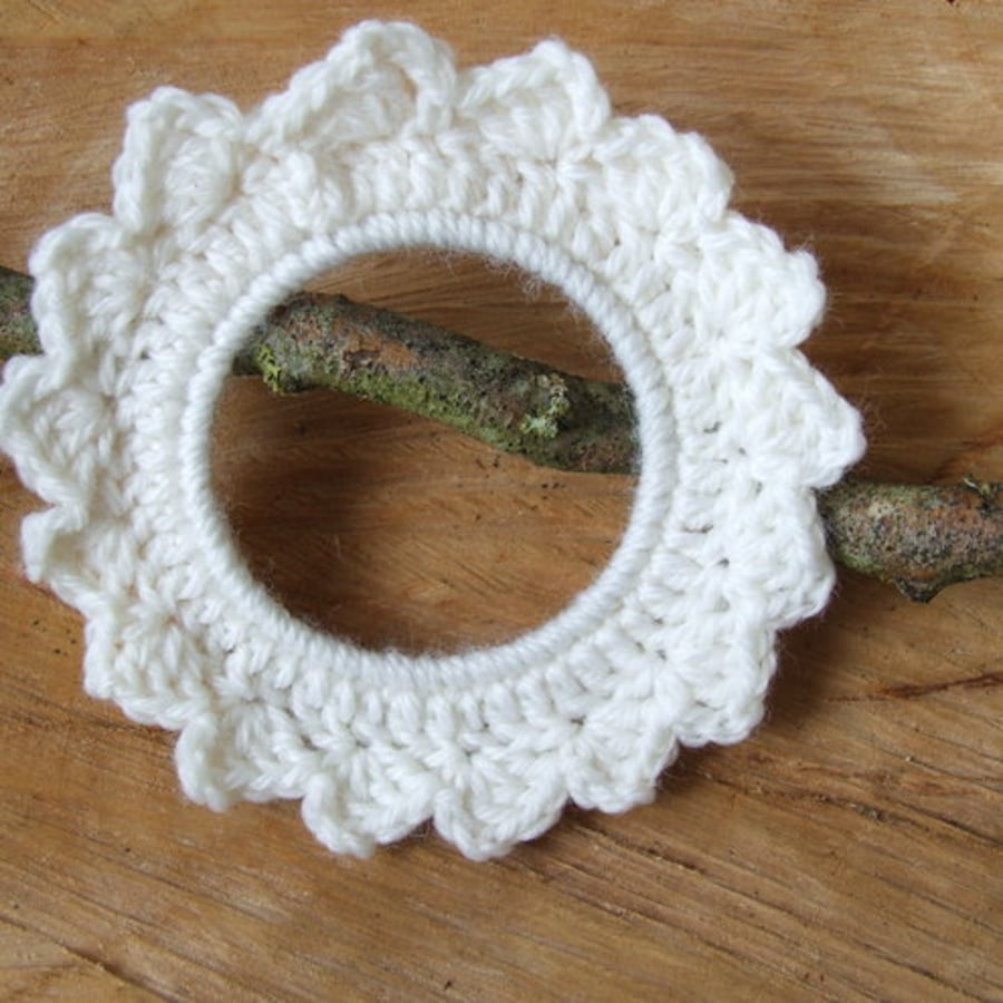 Crochet wreath, crochet hoop, wall decoration