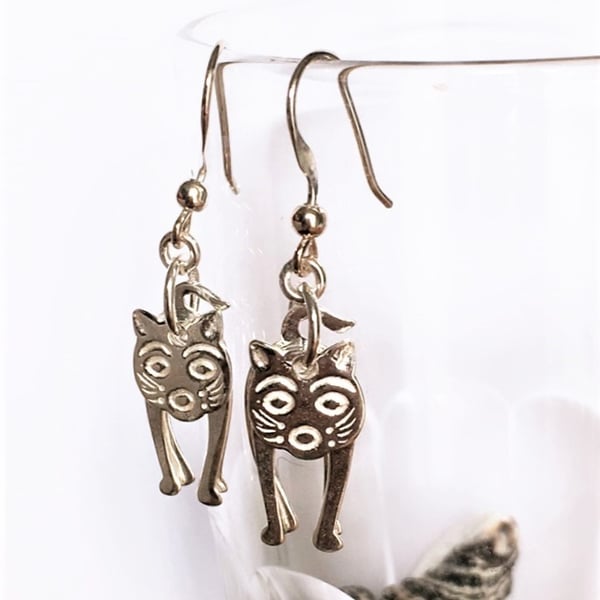 Gifts for CAT lovers - 925 sterling Silver hand cast Cat Design Earrings