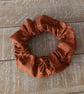 Wavy brown scrunchie  - Image 1