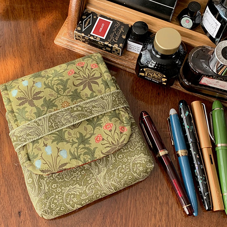 Celandine olive: 5-slot fountain pen case