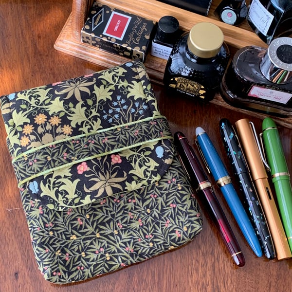 Celandine - black: 5-slot fabric fountain pen case