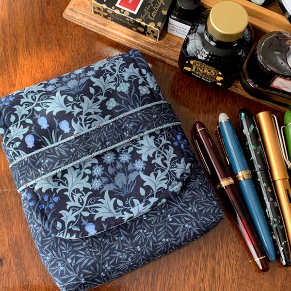 Celandine - blue: 5-slot fabric fountain pen case