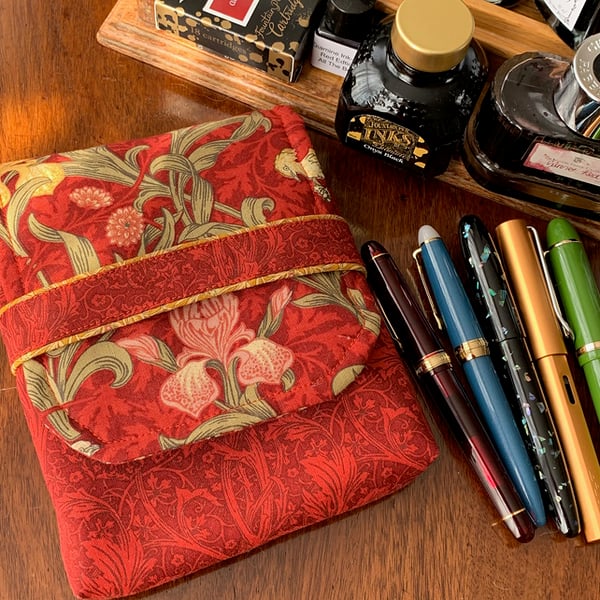 Iris - red: 5-slot fabric fountain pen case