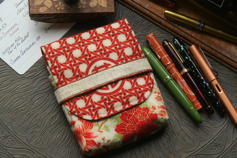 Lattice - red gold v1  5-slot fabric fountain pen case