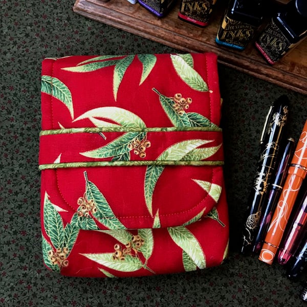 Luscious Leaves 5-fountain pen case in red and green fabric