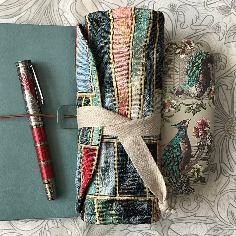 Arthurian: Large Tapestry 7-slot fountain pen roll with linen twill tie.      