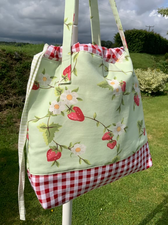 Handmade Fabric Tote Bag, Beach Bag, Handbag, Travel Bag, Recycled