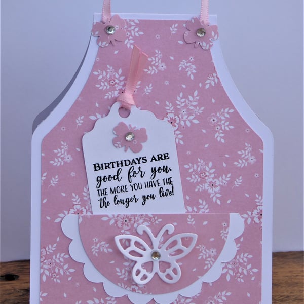 C3769 -  Apron Shaped Birthday Card