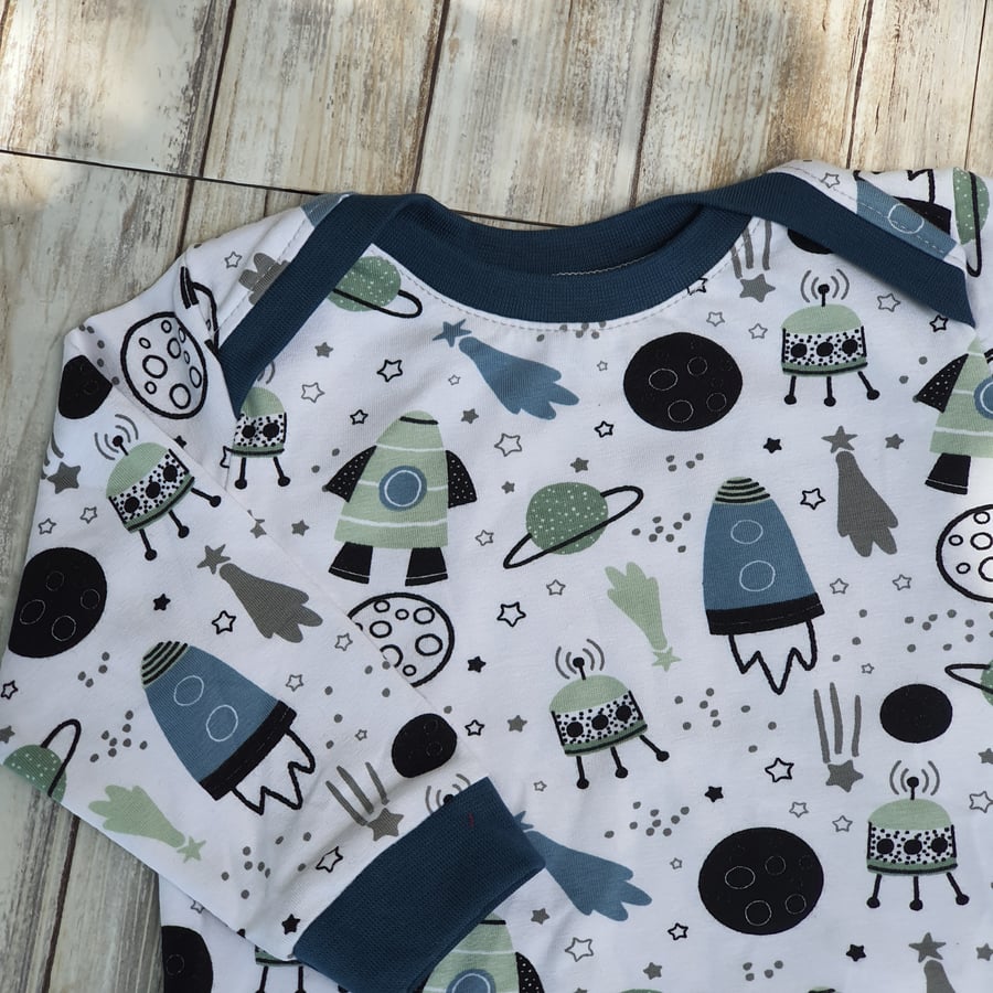 3-6 months Space Baby T-Shirt jumper envelope neckline