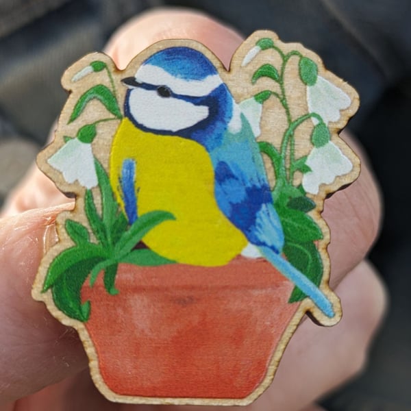 Wooden bird pin badge brooch blue tit