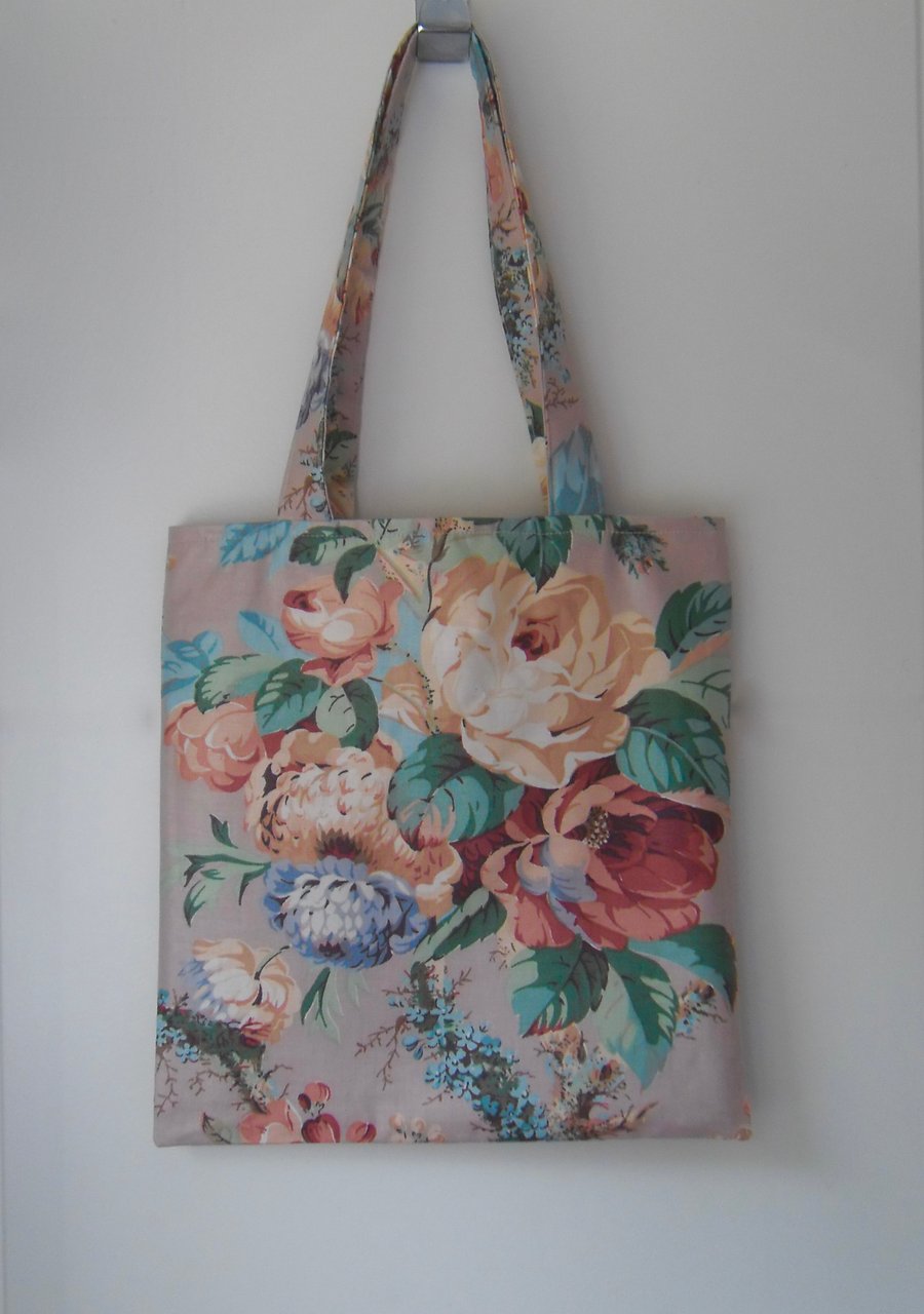 Tote bag with long handles in pink floral fabric 