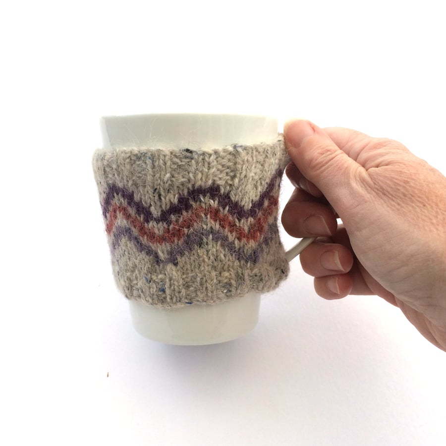 Chevron knitted mug hug