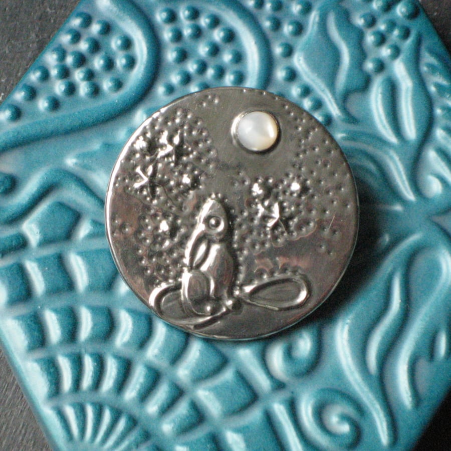 Mother of Pearl Hare Brooch in Pewter