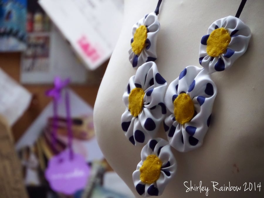 Fabric flower necklace 