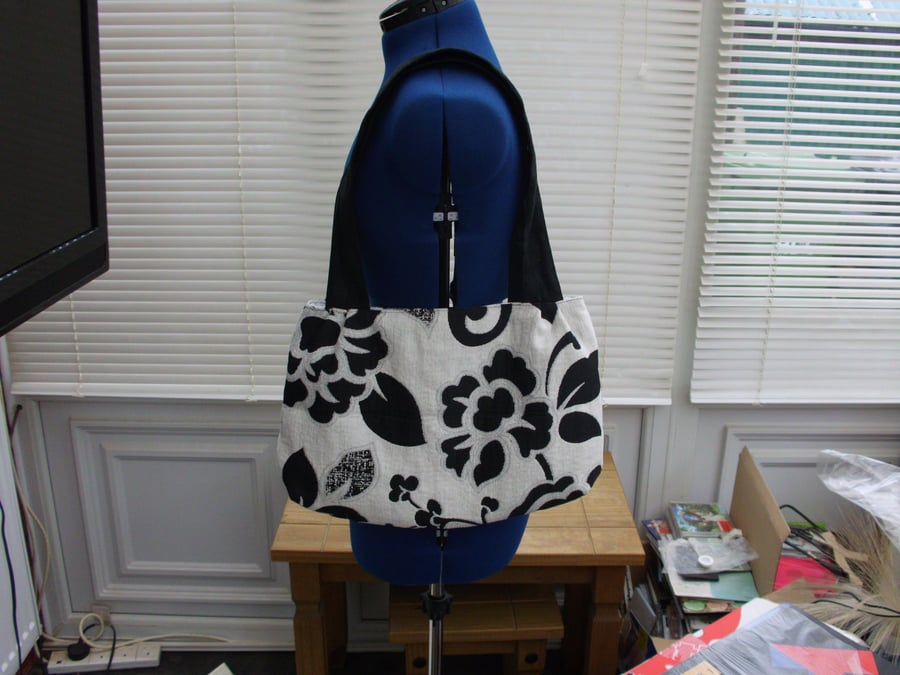 Black and white flower handbag