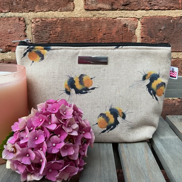 Bee Pattern Zip Pouch