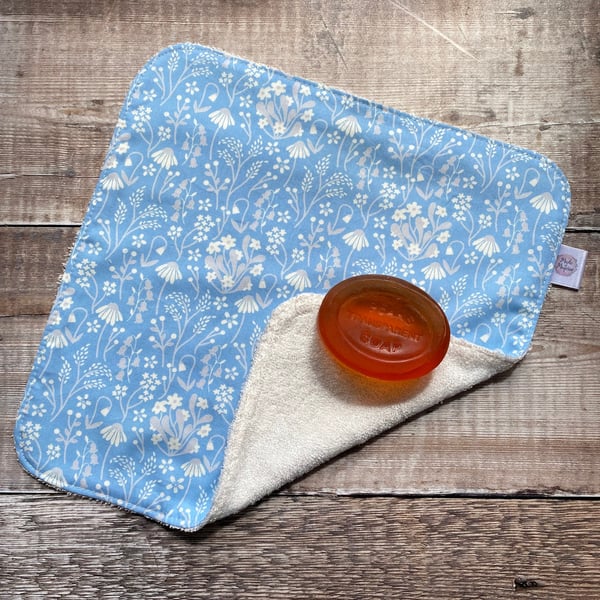 Organic Bamboo Cotton Wash Face Wipe Cloth Flannel Blue White Meadow Flowers