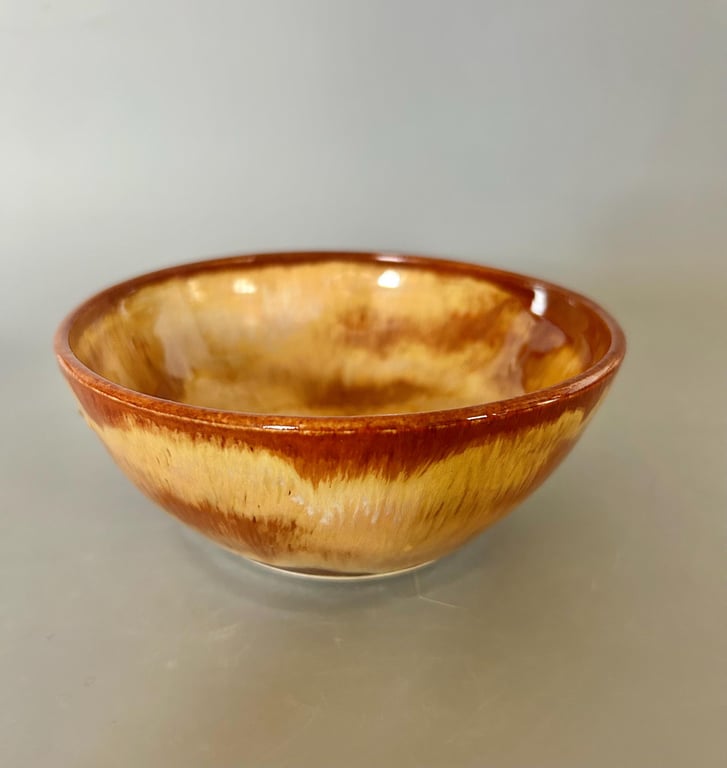 Handmade Ceramic Stoneware Bowl: Honey coloured glaze