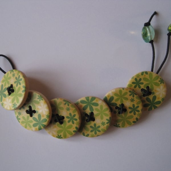 Wooden button braclet