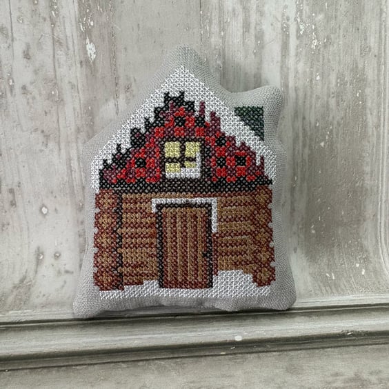 Winter Bowl Filler - Wood Cabin by Carolee Crafts  SY 0042