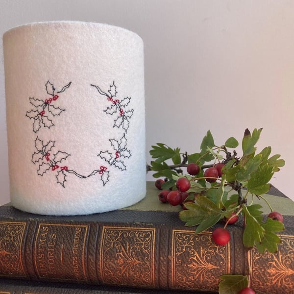 Lantern embroidered Holly Wreath