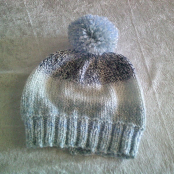 Variegated Blue Bobble Hat