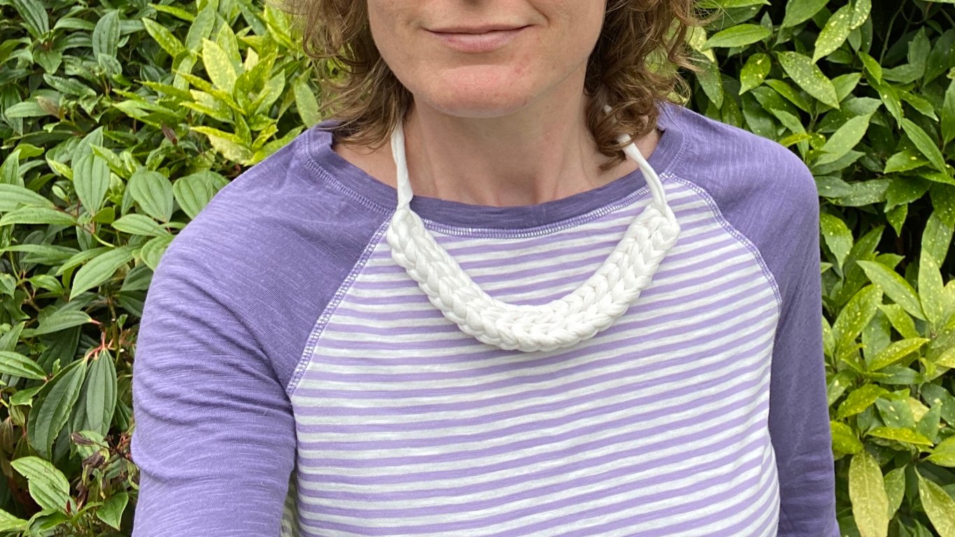 Women's necklace crocheted in white recycled cotton