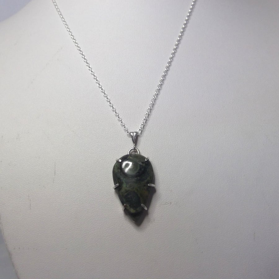 Kambamba Jasper teardrop gemstone claw set pendant necklace