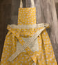 Reversible ladies apron