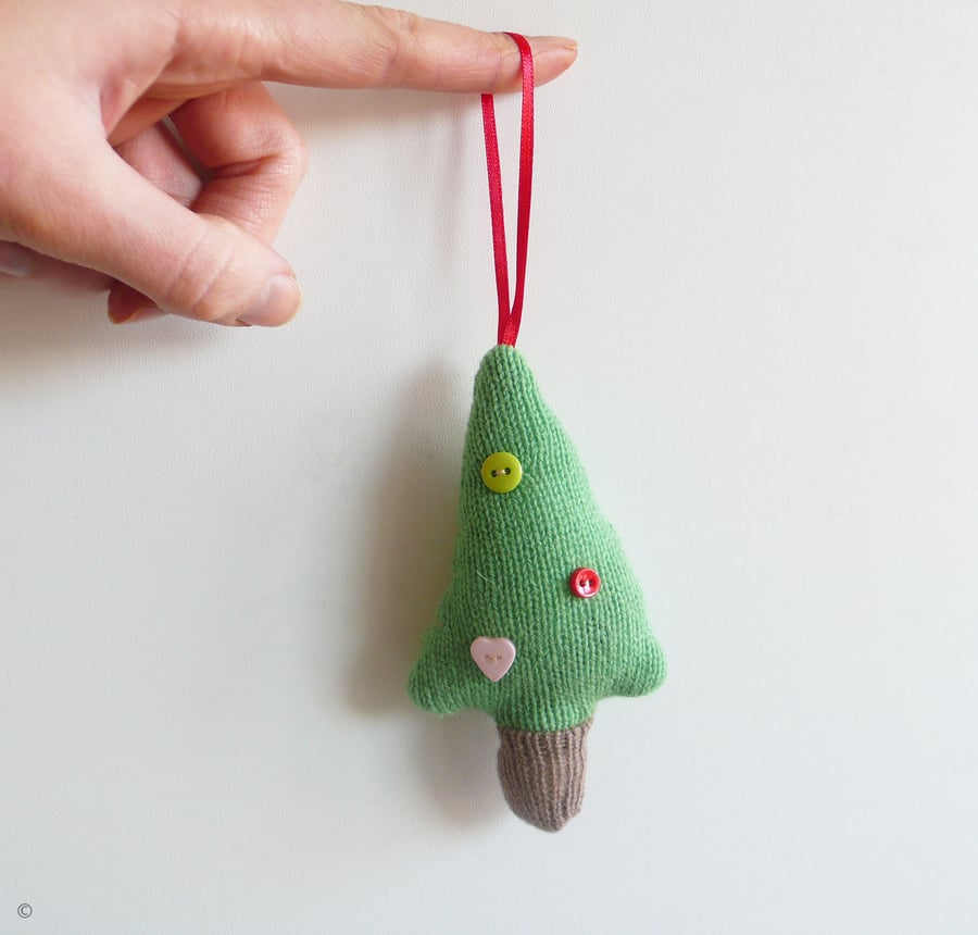 Knitted lavender Christmas tree 