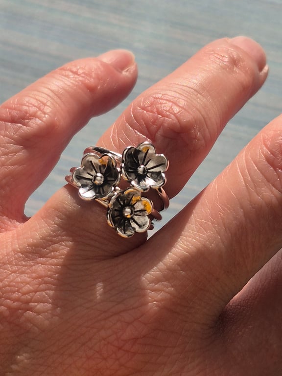 Beautiful Sterling Silver 925  Filigree Floral Stackable Ring 