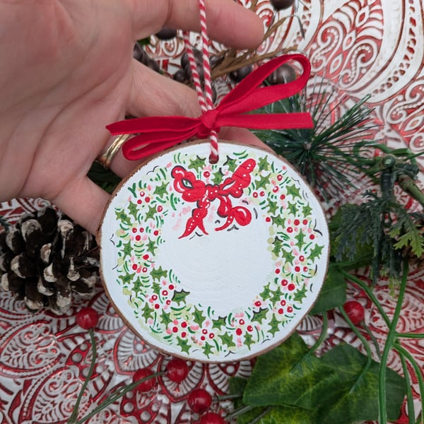 Wreath holly berry log slice Christmas decoration