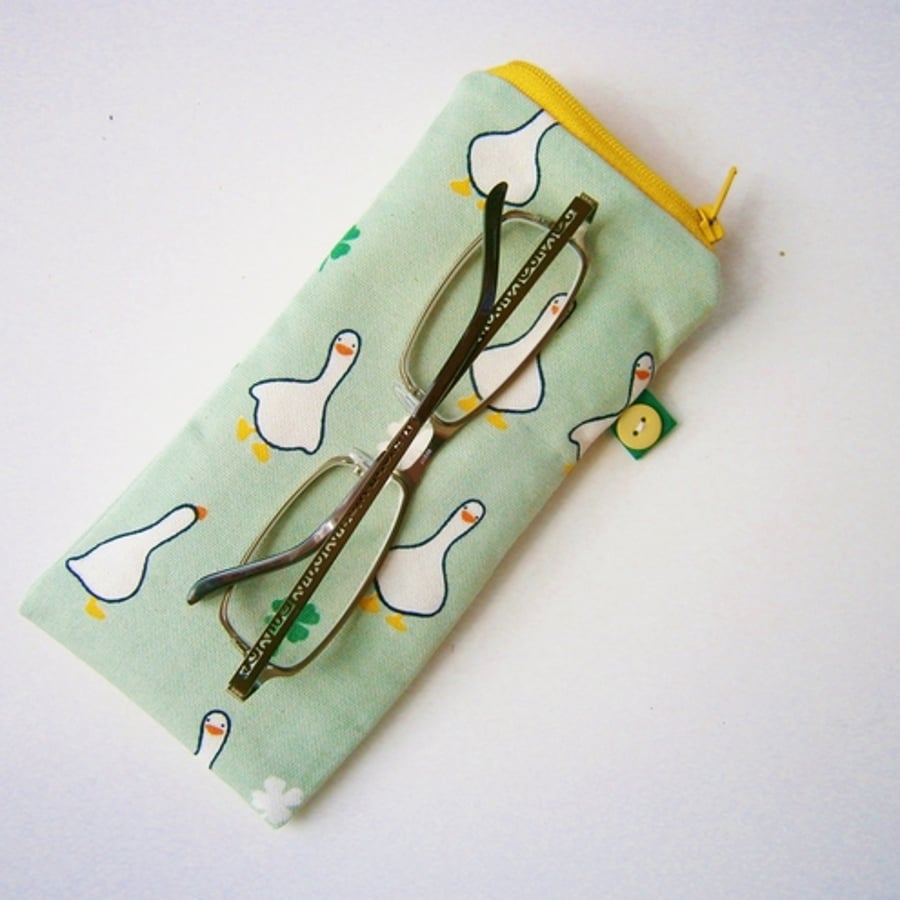    SALE  SALE  SALE    Little geese glasses case