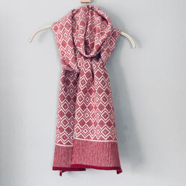 Soft Merino Lambswool Scandi Scarf in natural white and berry red