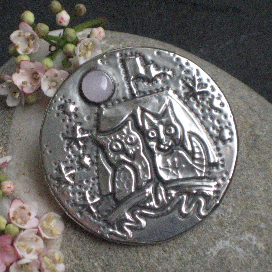 The Owl and the Pussycat Silver Pewter Brooch with Rose Quartz