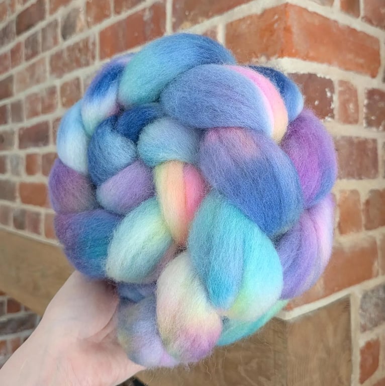 Hand Dyed Bluefaced Leicester Top 104g Spinning Fibre - Starry Night