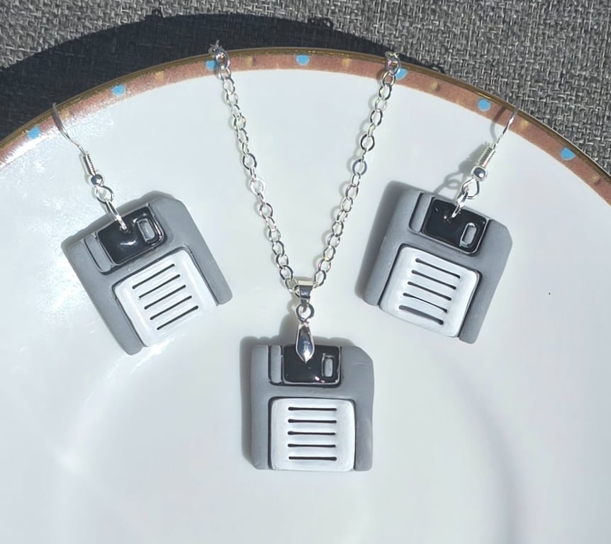 Floppy disc retro necklace 