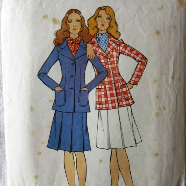 A vintage sewing pattern for a misses' blazer and skirt in size 10 (Style 3541)