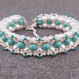 Beaded bracelet with glass pearls in jade and white, Statement jewellery